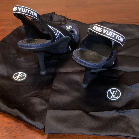 Absolutely stunning brand new, authentic rare abd Louis Vuitton denim shoes 7 - Picture 4 of 17